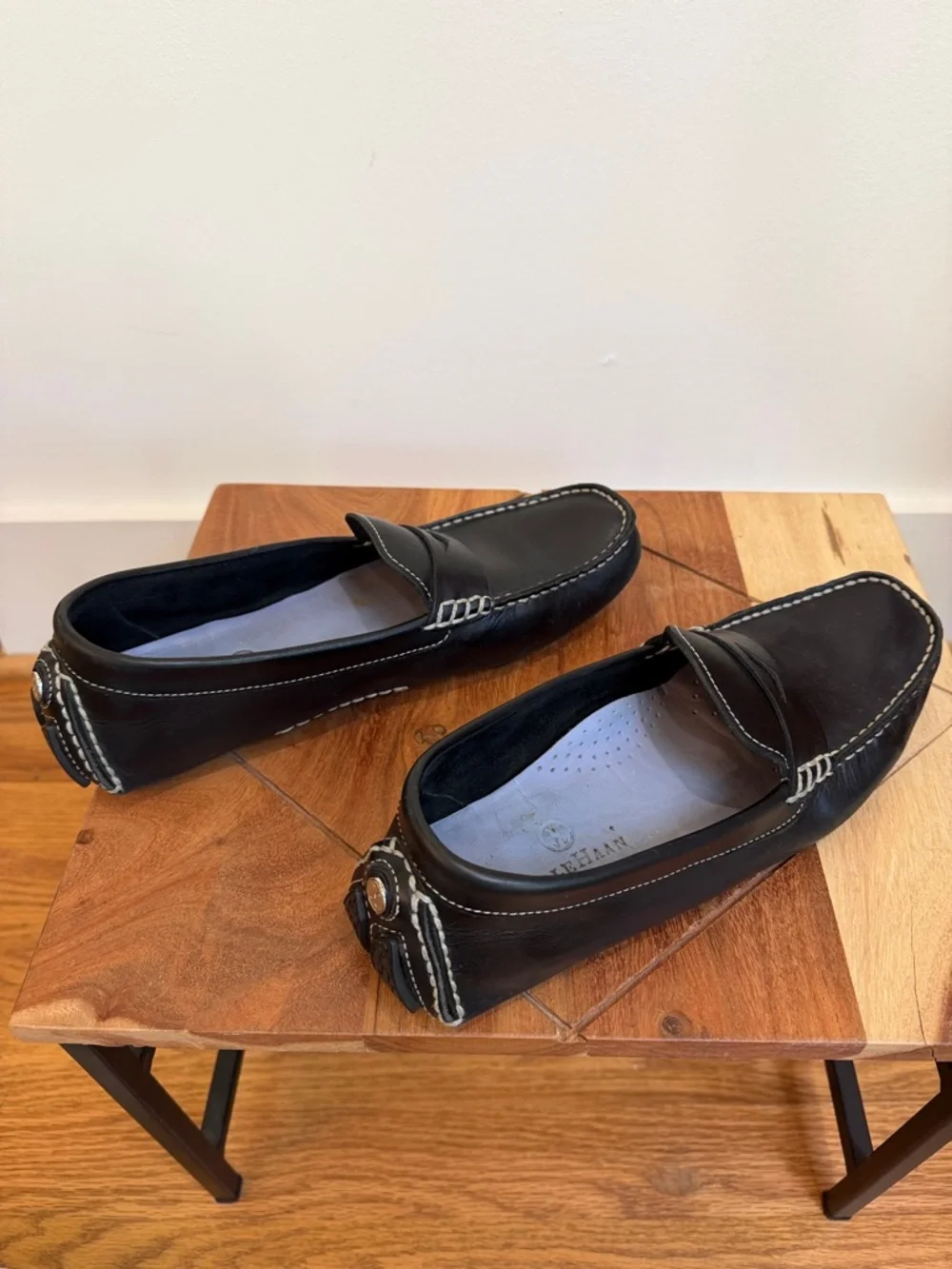 Cole Haan Women’s Blsck Leather Slip-On Driving Loafers, 8AA - Preppy, Old Money